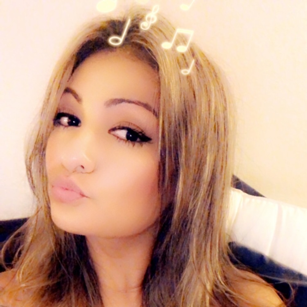 Meet your Posher, Monica